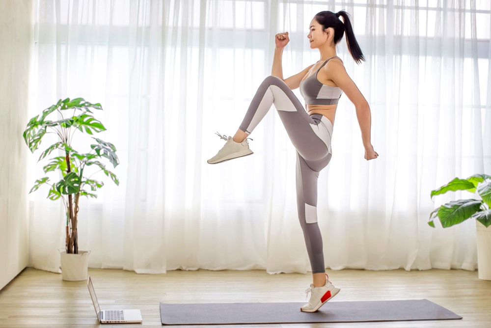【愛運動】Mini Workout：10分鐘站著做的腰腹訓練