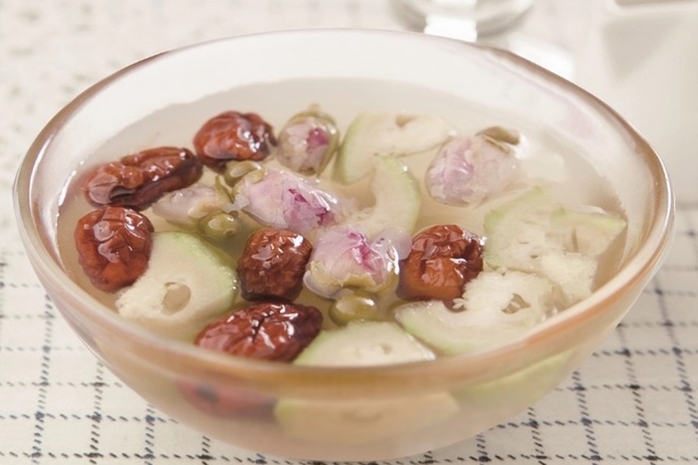 【做料理】夏令食療：美顏補氣的玫瑰絲瓜湯