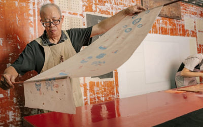 【台灣職人錄】當手成為時光的橋──紙類修復師吳哲叡