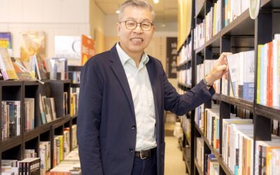 【名人書房】大人的讀書哲學,是不變笨的勇氣:趙政岷灌溉多元出版森林,守護紙本與思考的溫度
